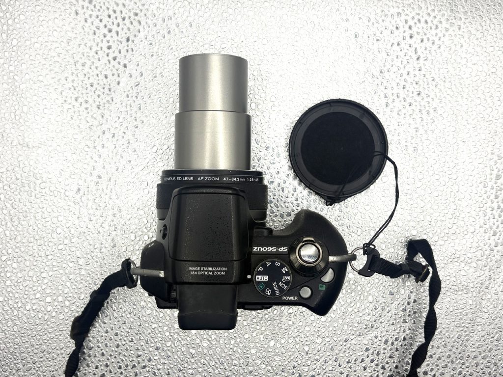 Olympus SP-560UZ