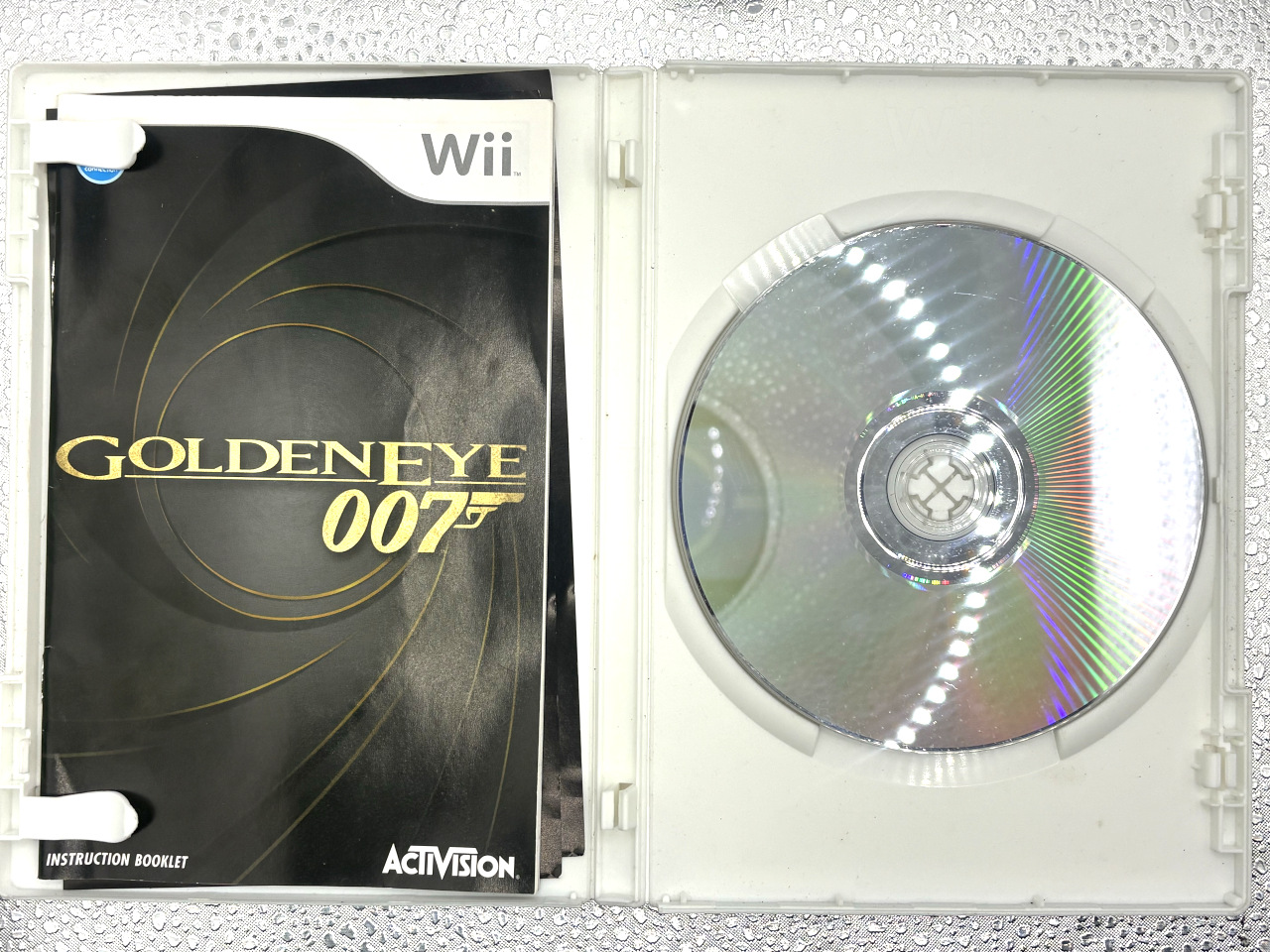 GoldenEye 007 (PAL) - Image 4